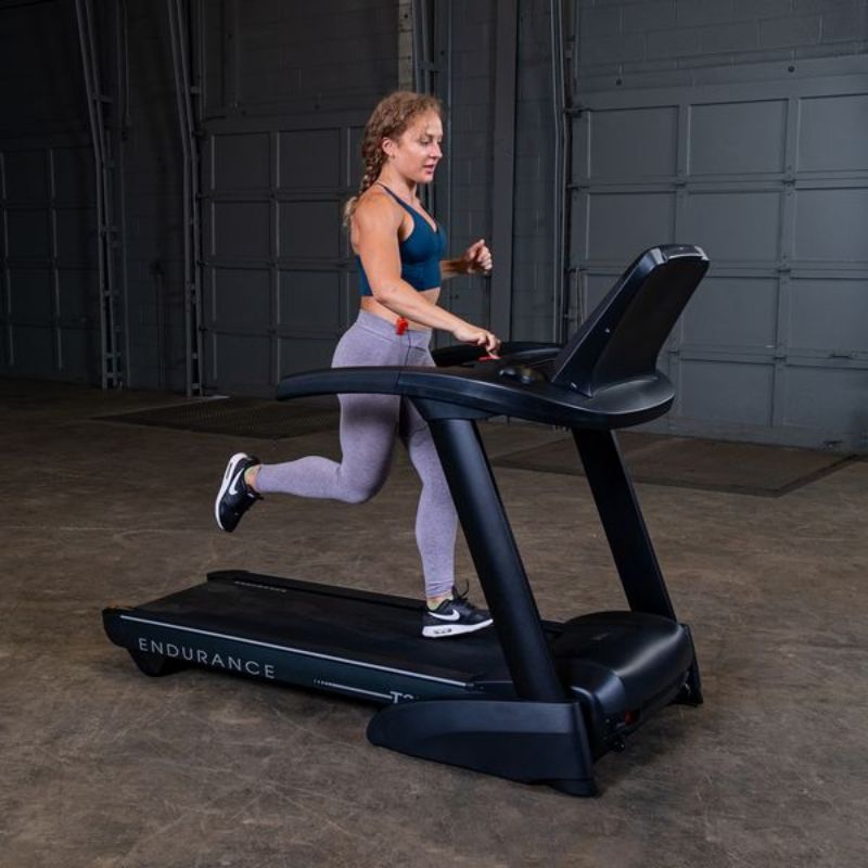 Body-Solid Endurance Folding Treadmill - T25 Running while navigating