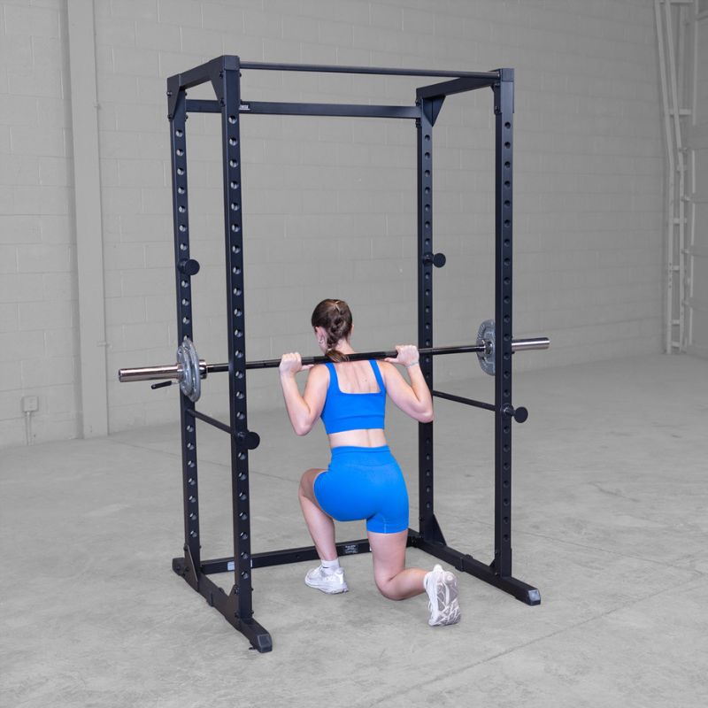 Body Solid Best Fitness BFPR100B Power Rack used in barbell lunges