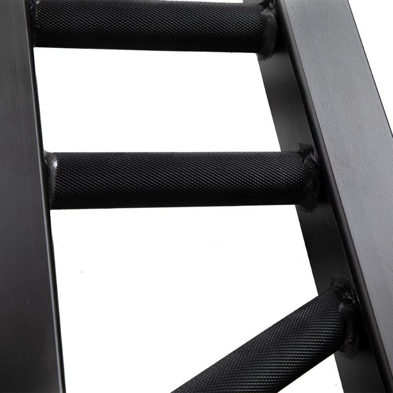 Defiant Strength Swiss Bar – 700 lb Capacity – 812SB Knurling  Details
