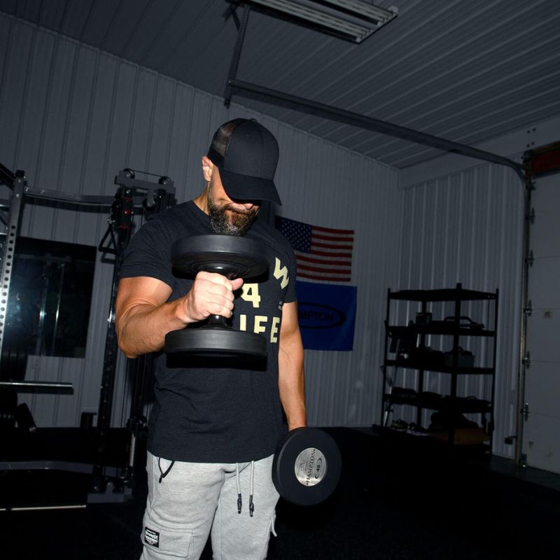 Hampton Fitness Gel-Grip® Urethane Dumbbells used in a Bicep workout