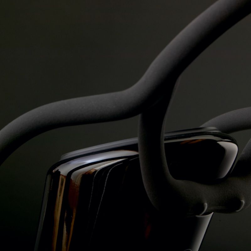 Power Plate pro5™ Whole Body Vibration Exercise Machine - Matte Black Handle Details